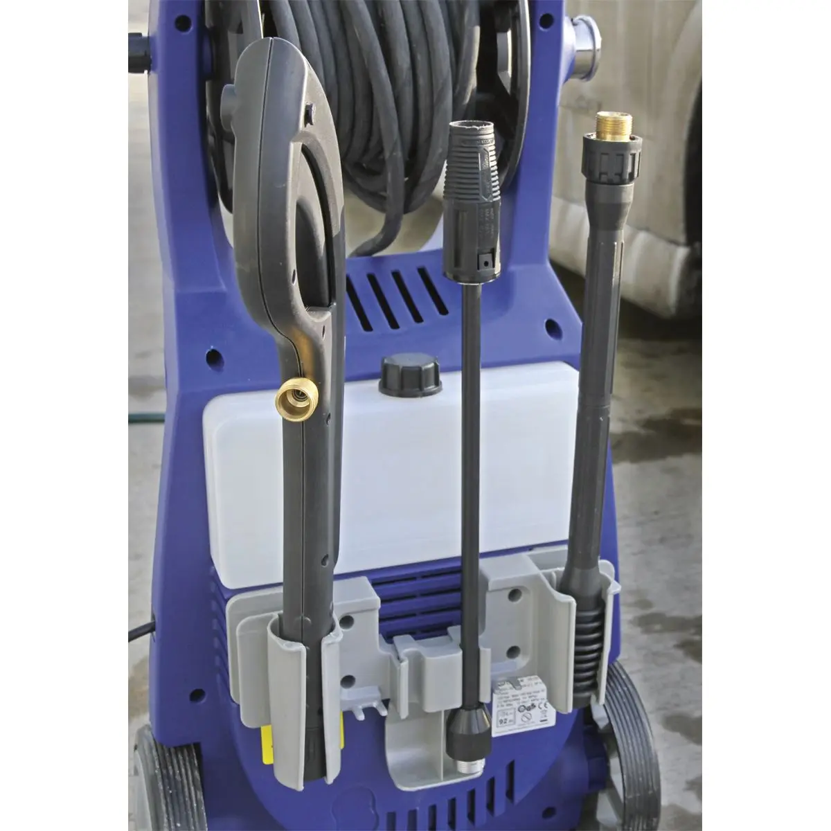 Sealey Professional Pressure Washer 140bar with Accessories - Image 2