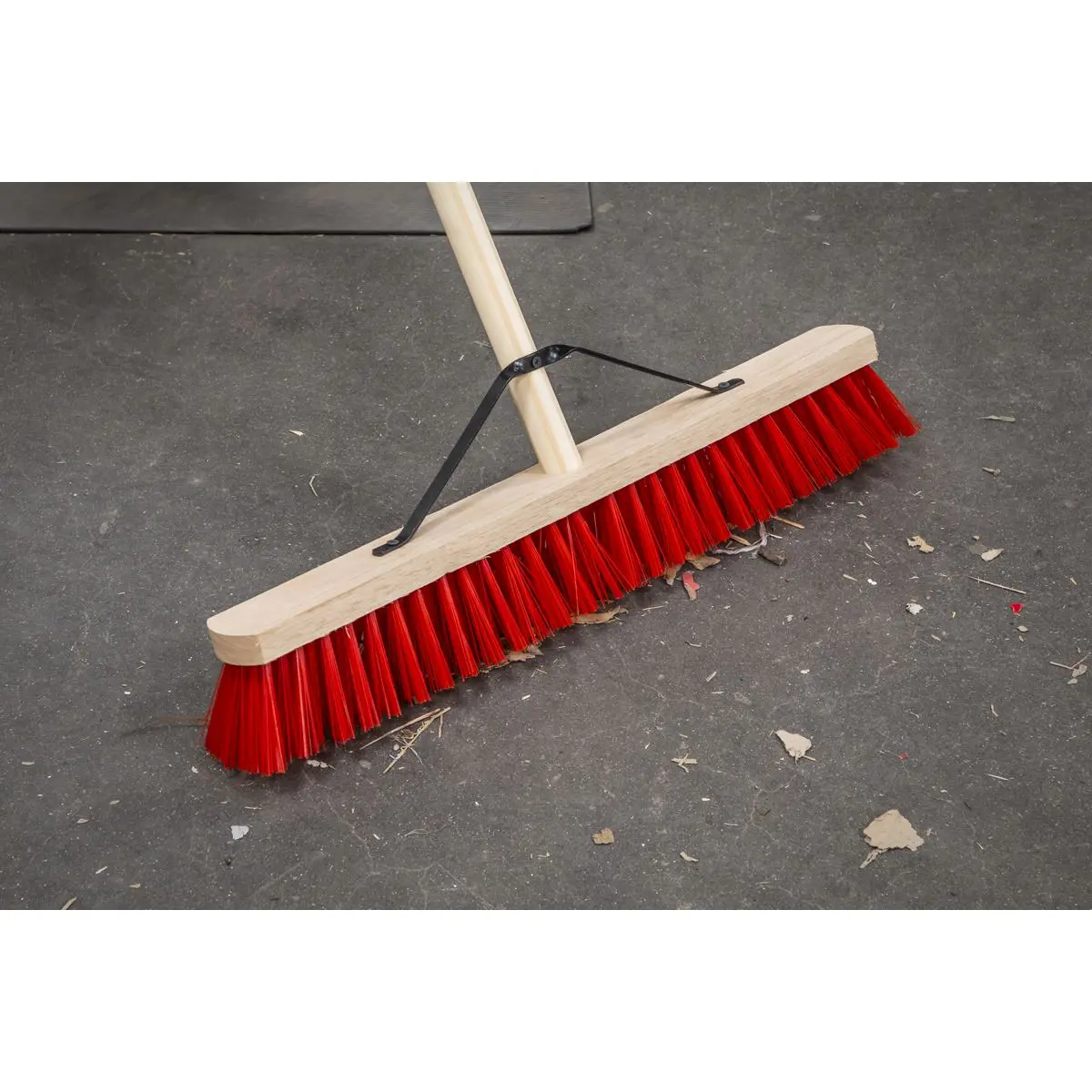 Sealey PVC Bristle Broom 24"(610mm) - Image 3