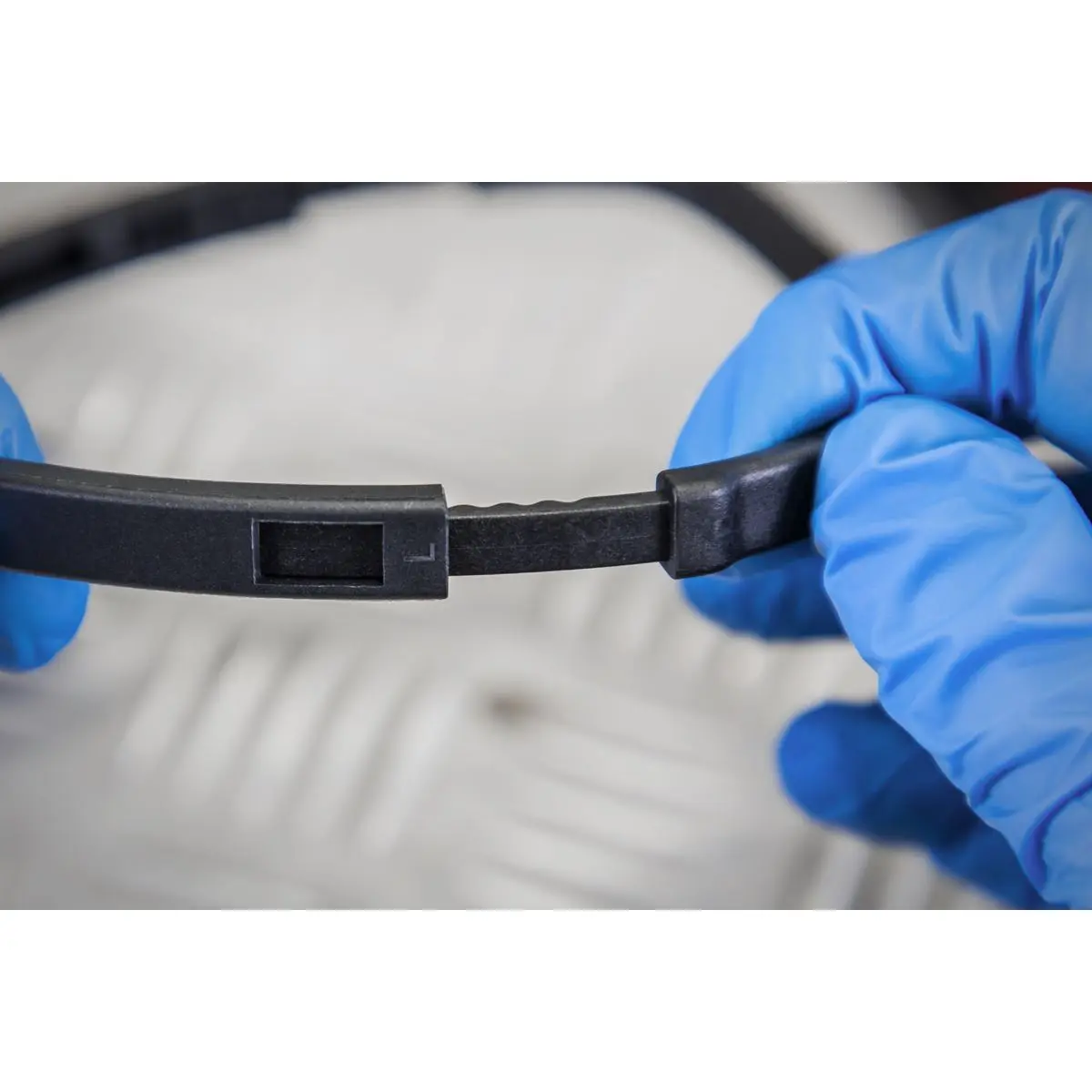 Sealey Rechargeable Head Torch 2.5W SMD LED - Image 5
