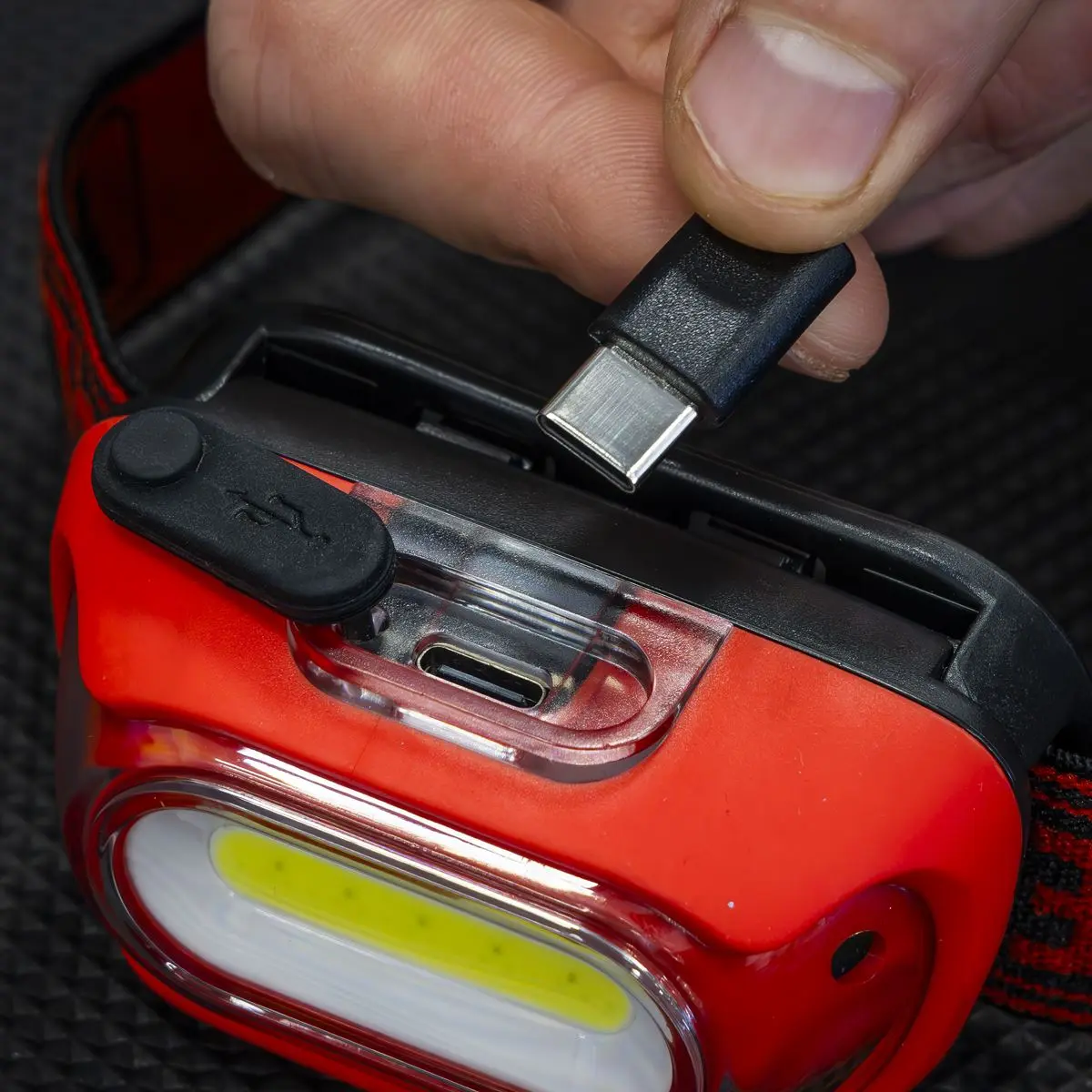 Sealey Rechargeable Head Torch with Auto-Sensor 8W COB LED - Red - Image 7