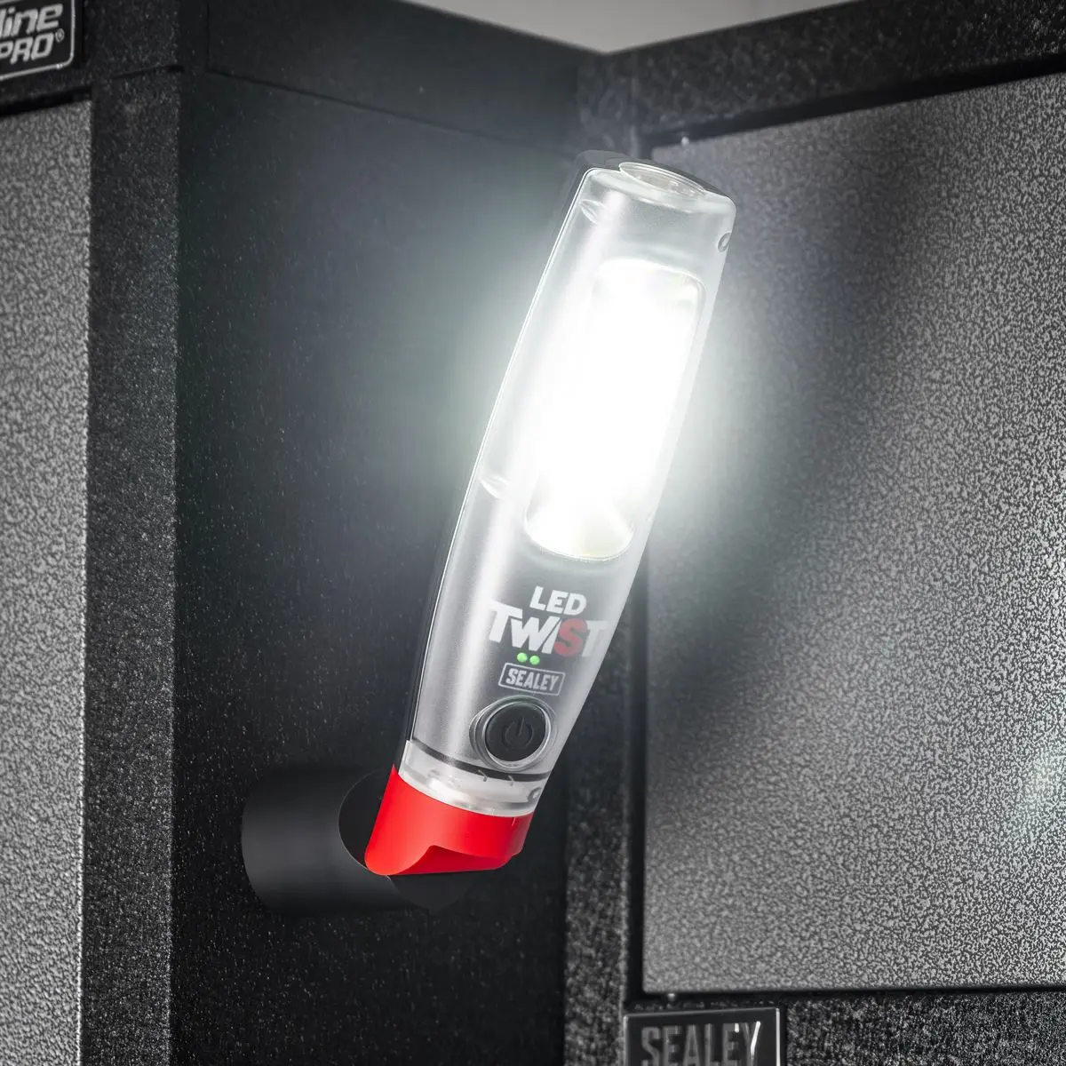 Sealey Rechargeable LED Twist® Inspection Light 20W COB & 3W SMD, 3000lm, Magnetic Base & Power Bank - Image 5
