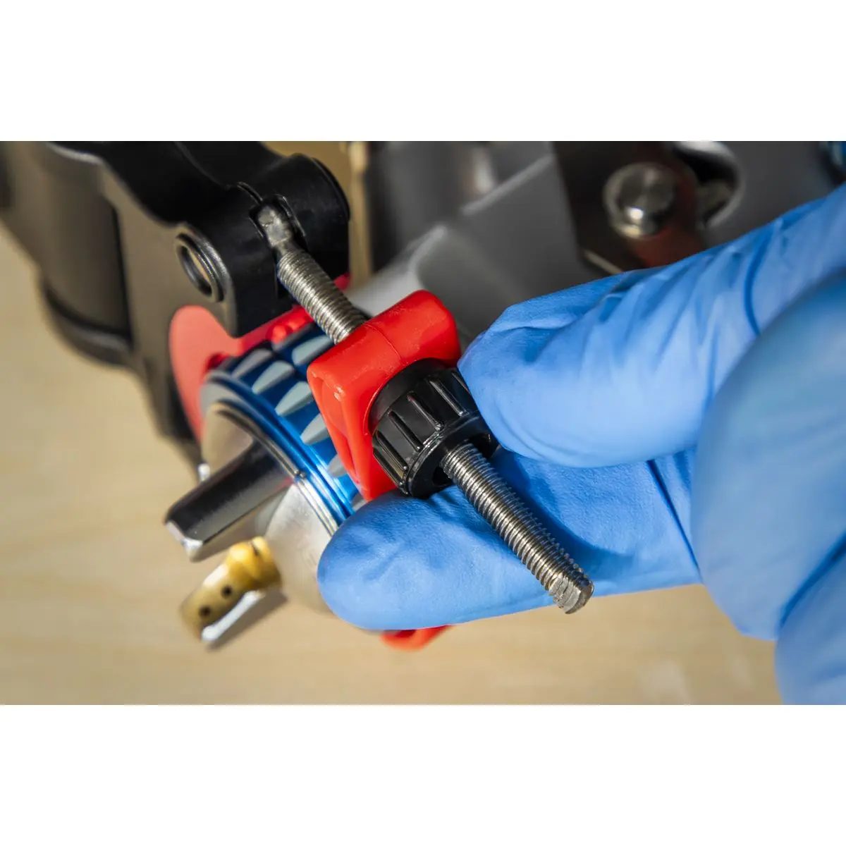 Sealey Rechargeable Spray Gun Light 5W SMD LED - Image 5