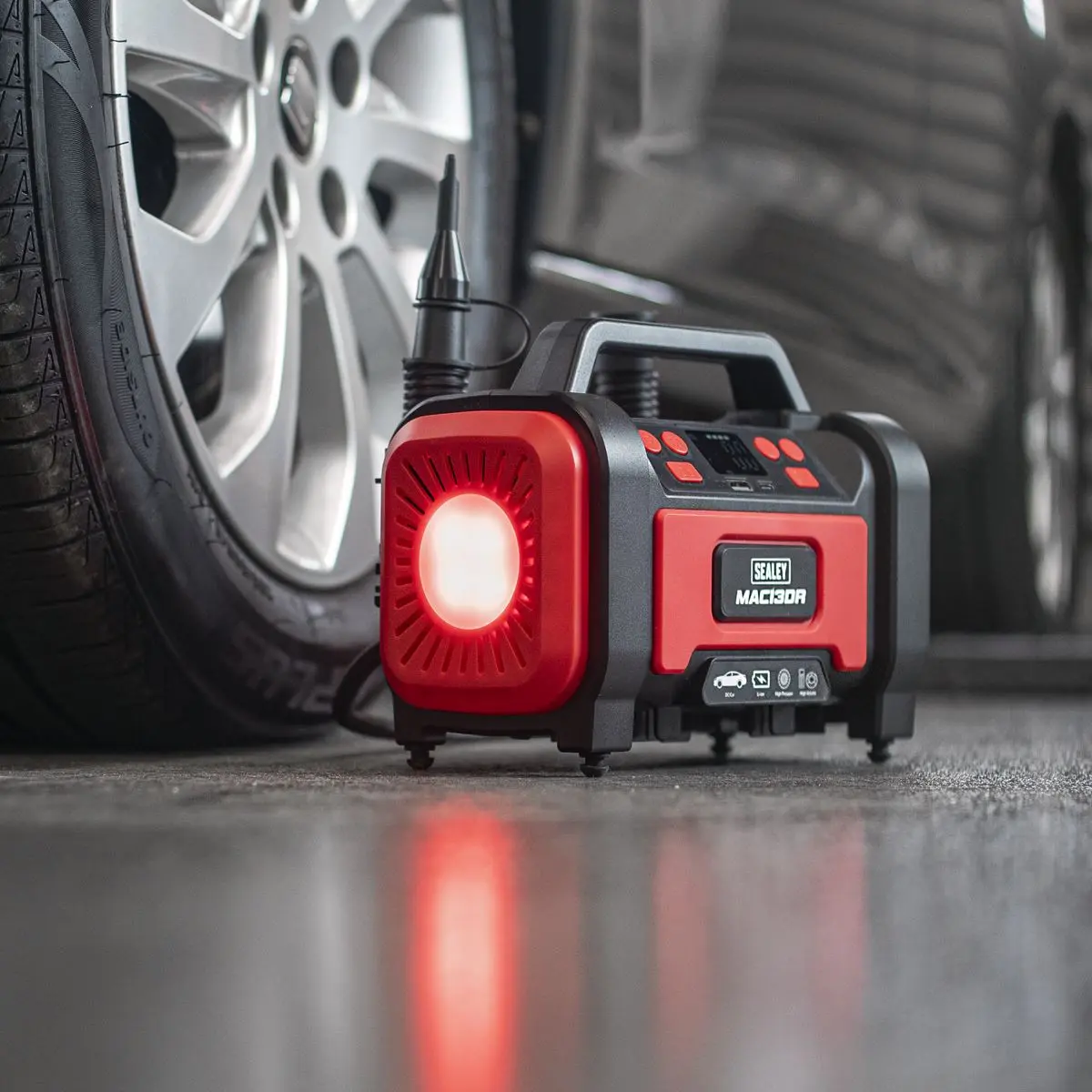 Sealey Rechargeable Tyre Inflator & High Volume Air Pump 12V - Image 16