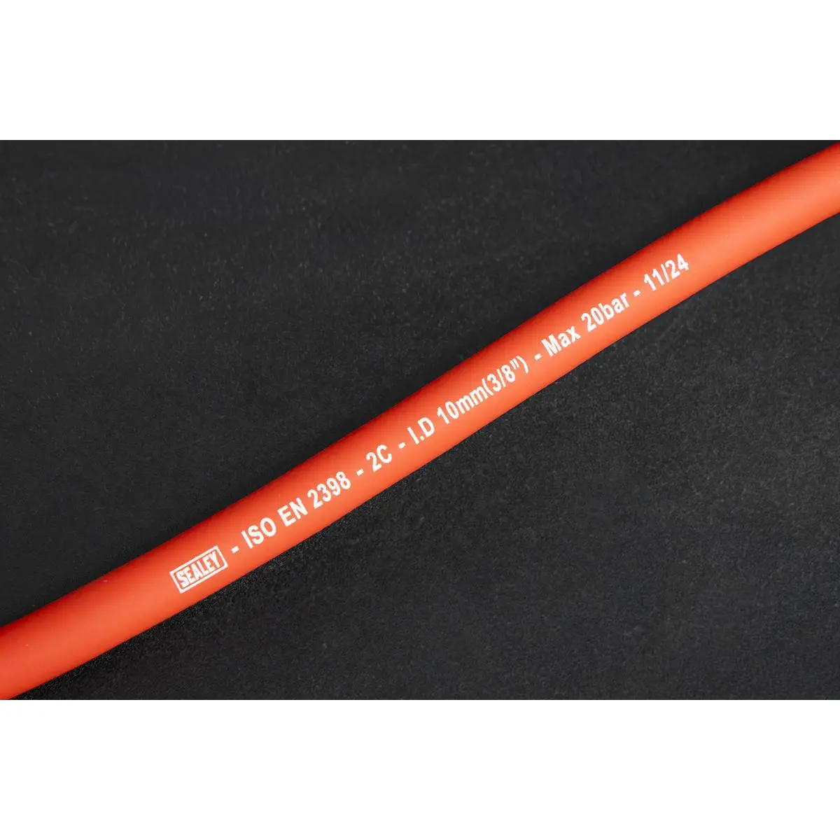 Sealey 8m Retractable Rubber Air Hose with Steel Reel 10mm ID - Image 4