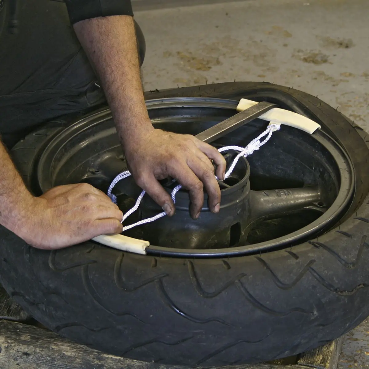 Sealey Rim Protector 2pc - Image 2