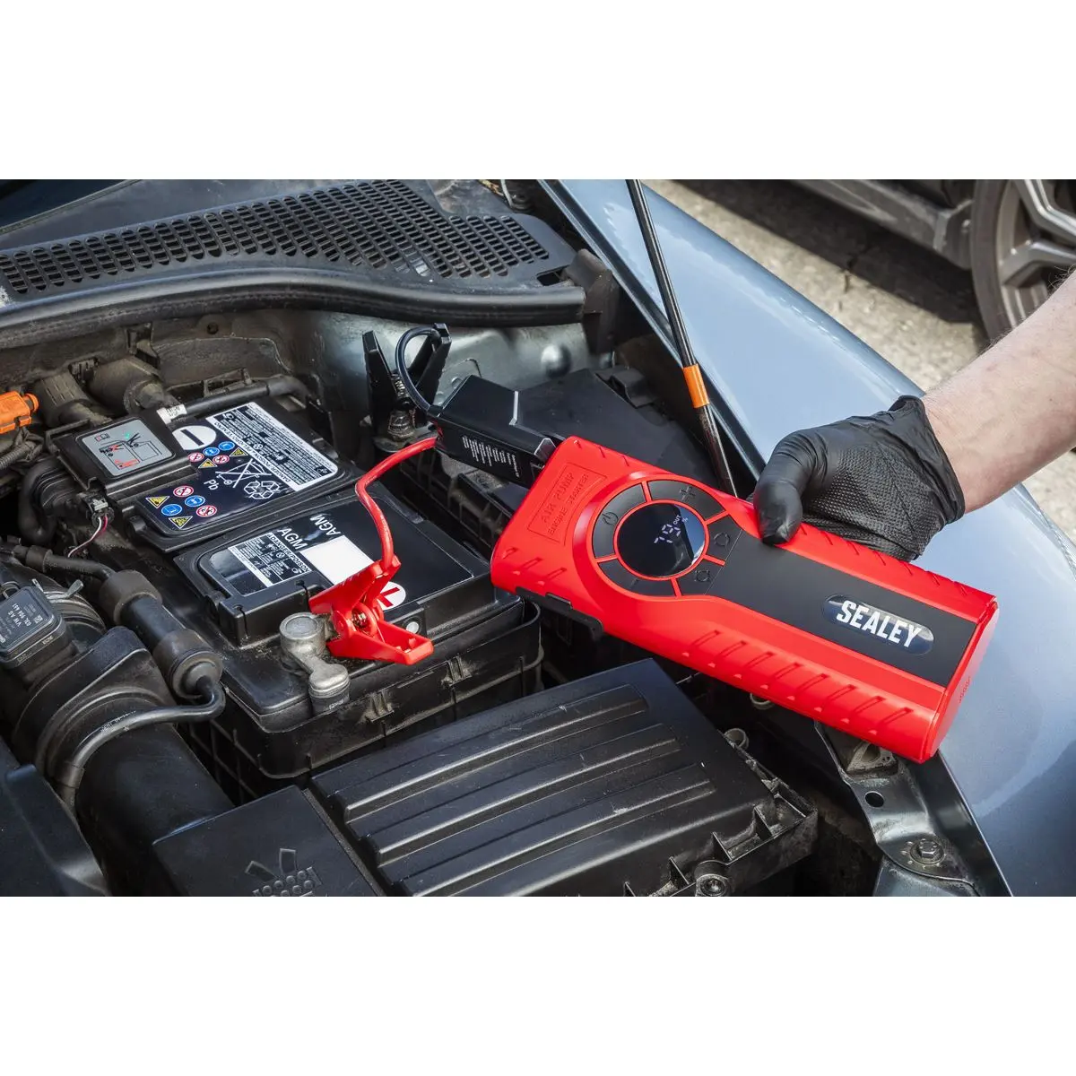Sealey RoadStart® 1200A 12V Jump Starter & Tyre Inflator - Image 8
