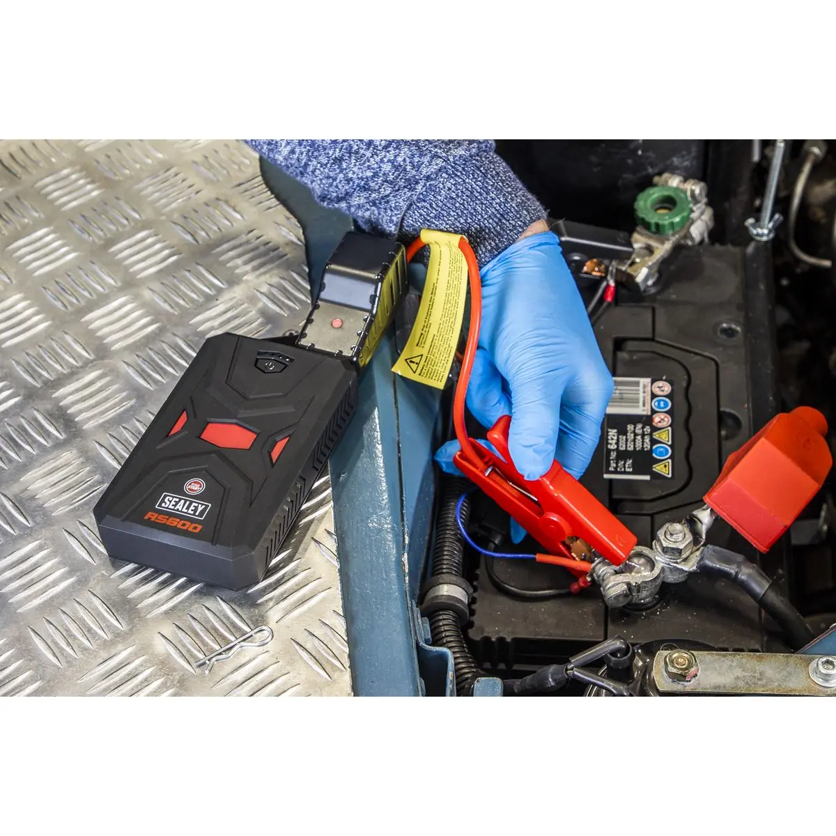 Sealey RoadStart® 600A 12V Lithium-ion Jump Starter Power Pack - Image 8
