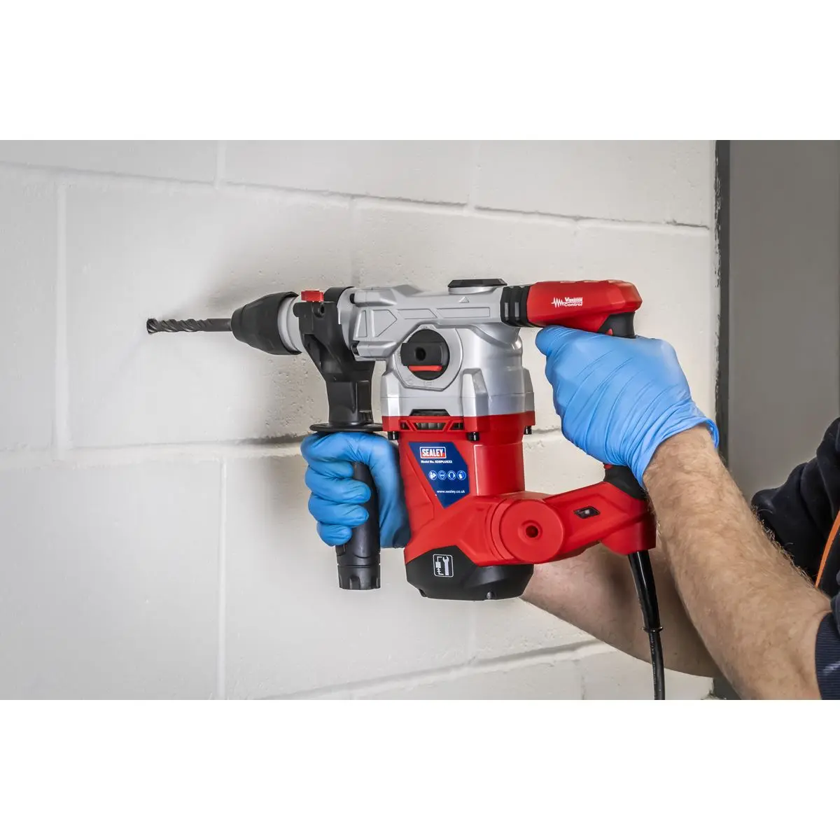 Sealey Rotary Hammer Drill SDS Plus Ø32mm 1500W/230V - Image 4