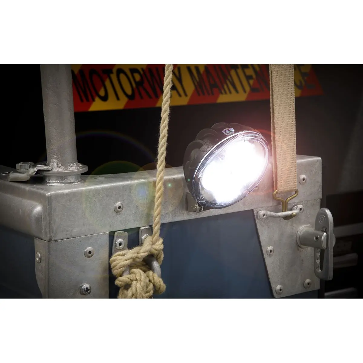 Sealey Round Worklight with Mounting Bracket 12W SMD LED Mini - Image 4