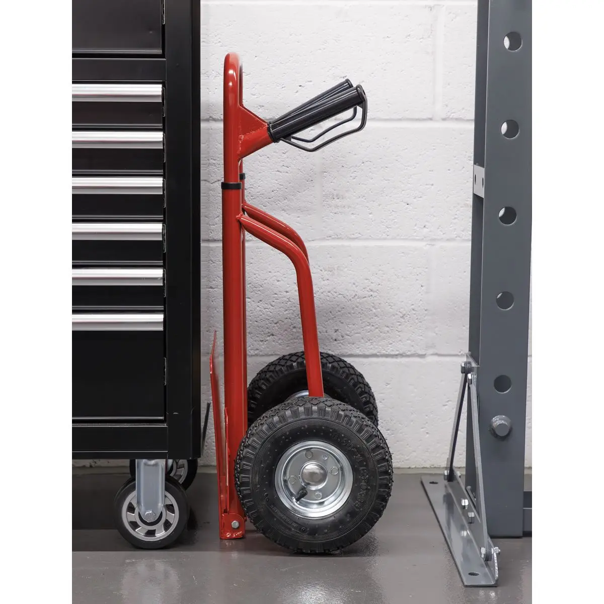 Sealey Folding Sack Truck with Pneumatic Tyres 200kg Capacity - Image 4
