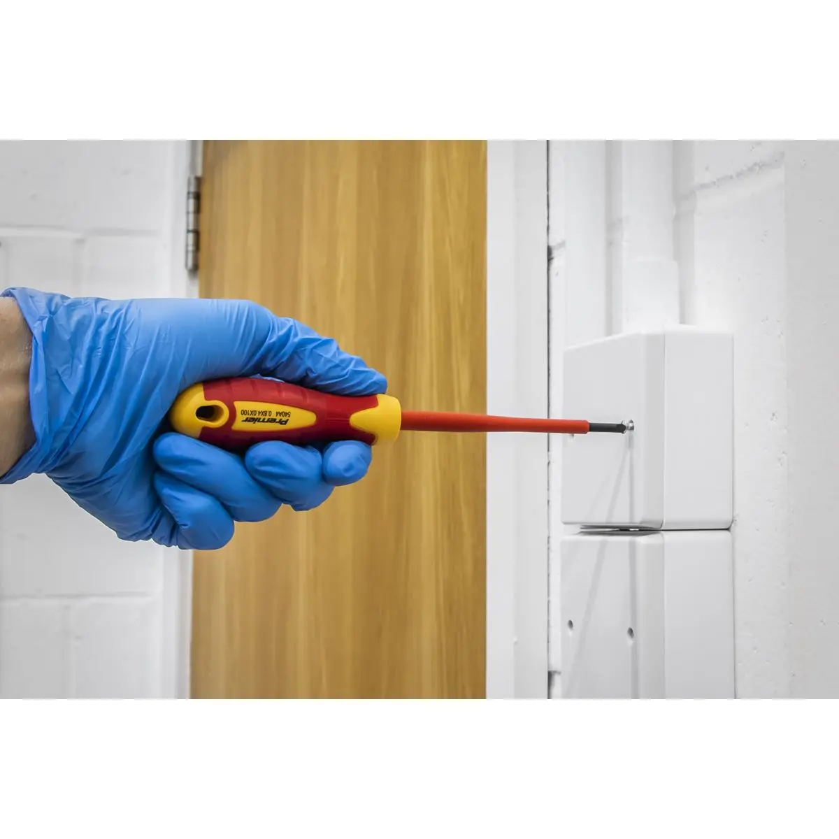 Sealey Premier Screwdriver Set 6pc VDE Approved - Image 5