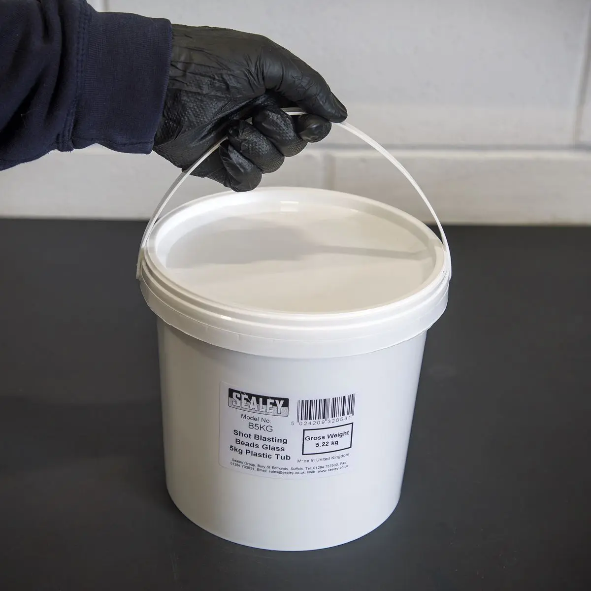 Sealey Shot Blasting Beads Glass 5kg Plastic Tub - Image 2