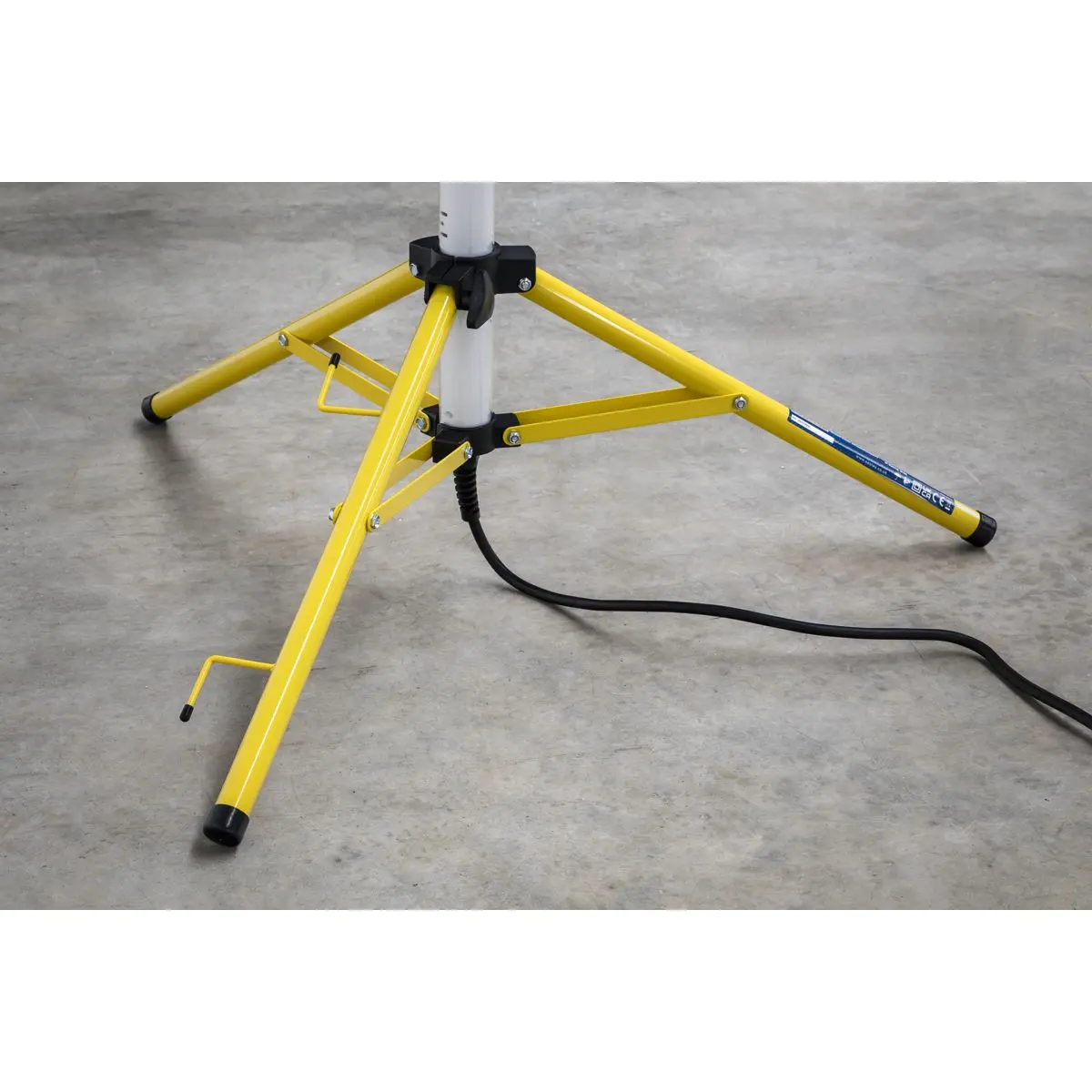 Sealey Slim Standing Floodlight 360° 60W SMD LED 110V - Image 8
