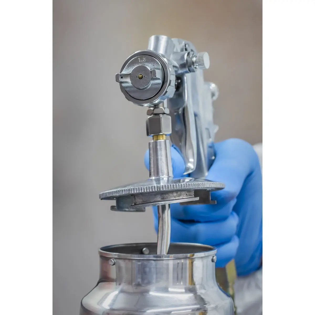Sealey Spray Gun Suction Feed General-Purpose - 1.5mm Set-Up - Image 3