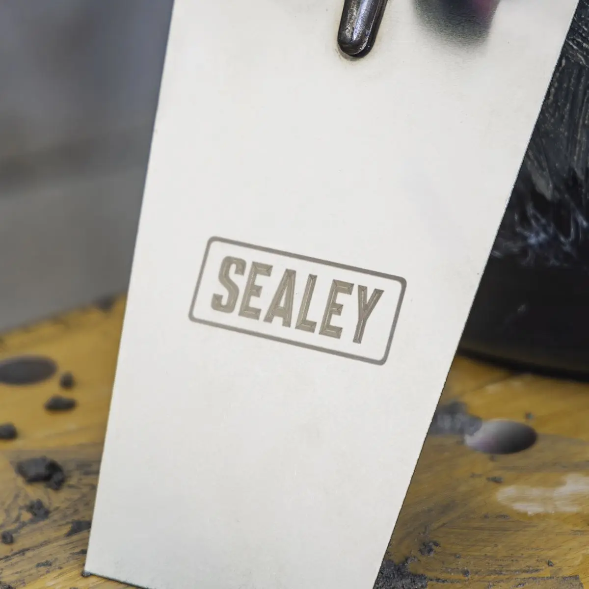 Sealey Stainless Steel Bucket Trowel - Rubber Handle - 180mm - Image 6