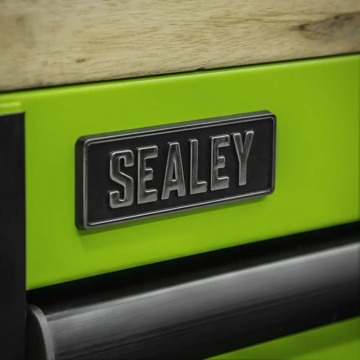 Sealey Superline Pro 15 Drawer 1549mm Mobile Trolley with Wooden Worktop and Hutch and 2 Drawer Riser - Image 6