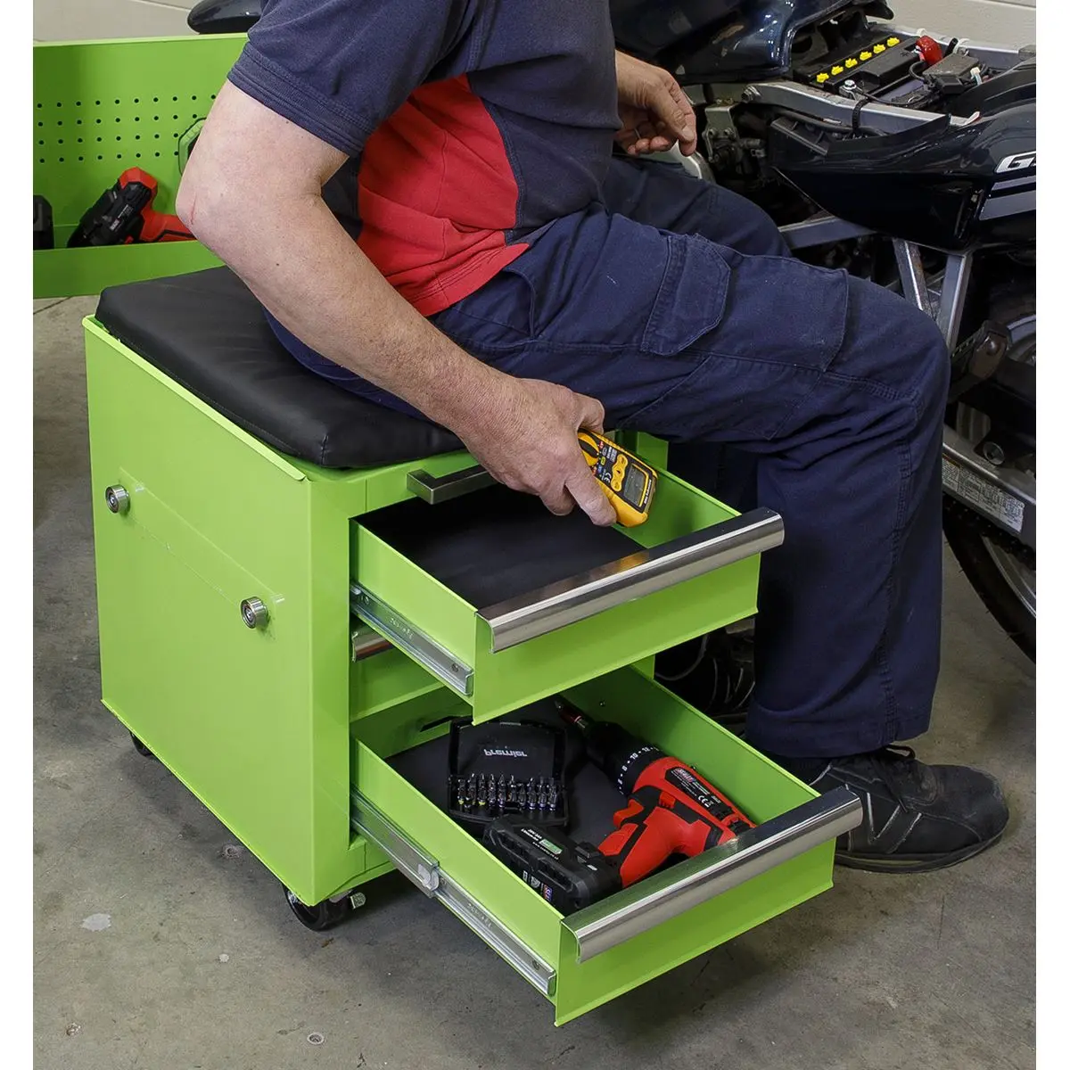 Sealey Superline Pro Rollcab 3 Drawer & Utility Seat - Image 3