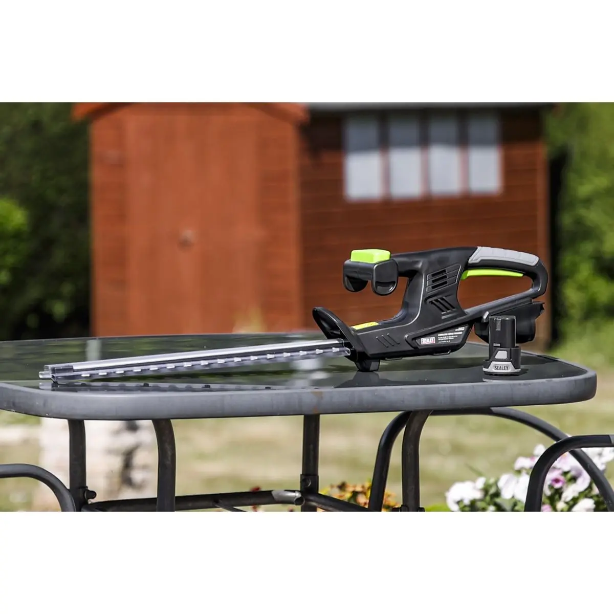 Sealey SV10.8 Series Cordless Hedge Trimmer 10.8V - Body Only - Image 3
