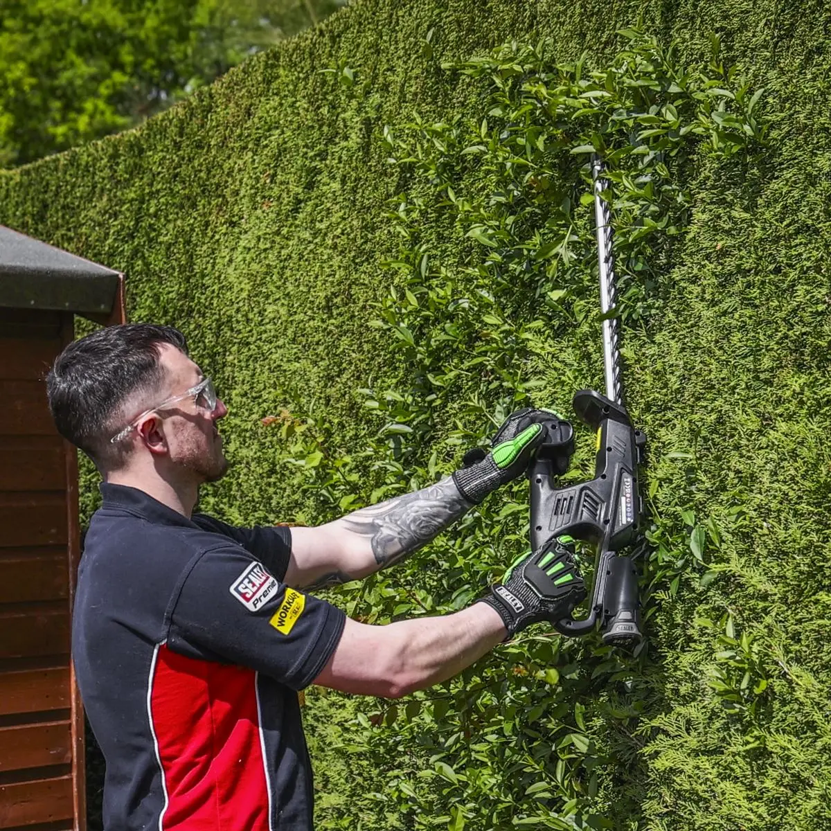 Sealey SV10.8 Series Cordless Hedge Trimmer 10.8V - Body Only - Image 5