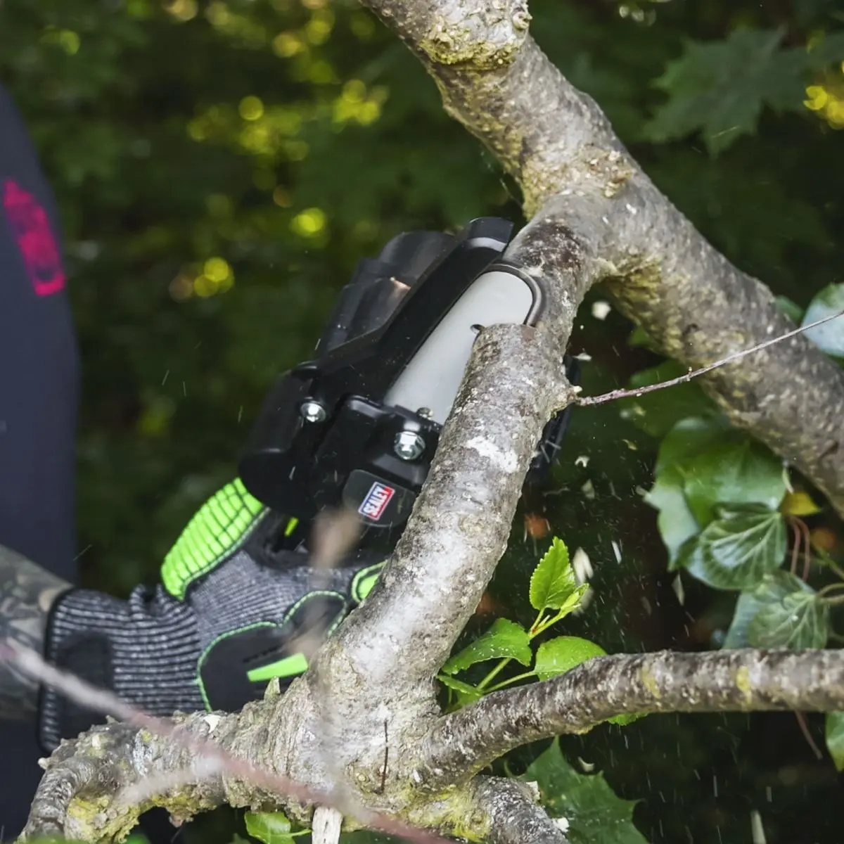 Sealey SV10.8 Series Cordless Pruning Saw 10.8V - Body Only - Image 2