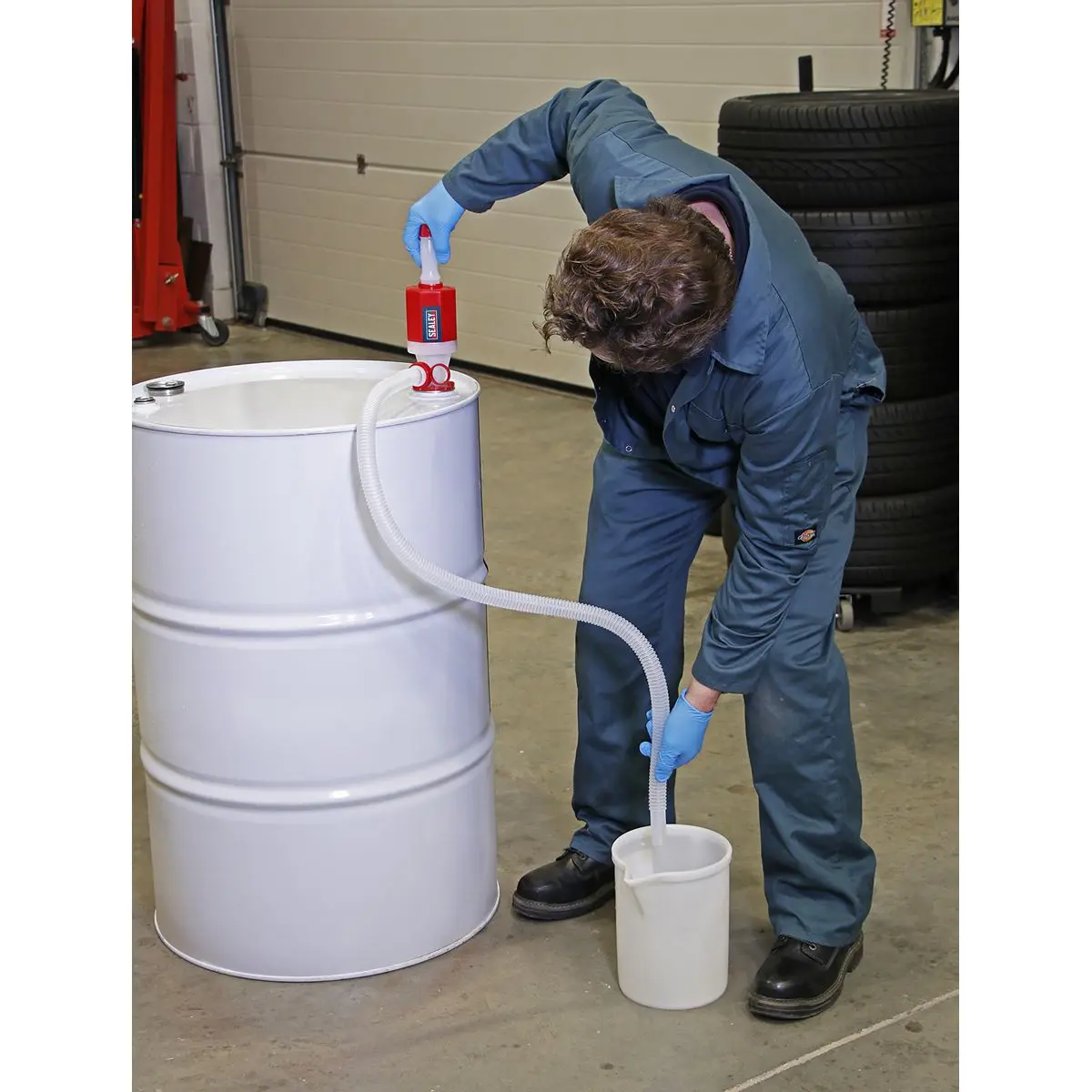 Sealey Syphon Pump with Segmented Suction Pipe High Flow - Image 4