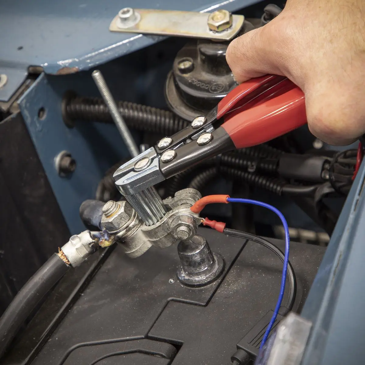 Sealey Terminal Spreader & Cleaner Tool Battery - Image 6