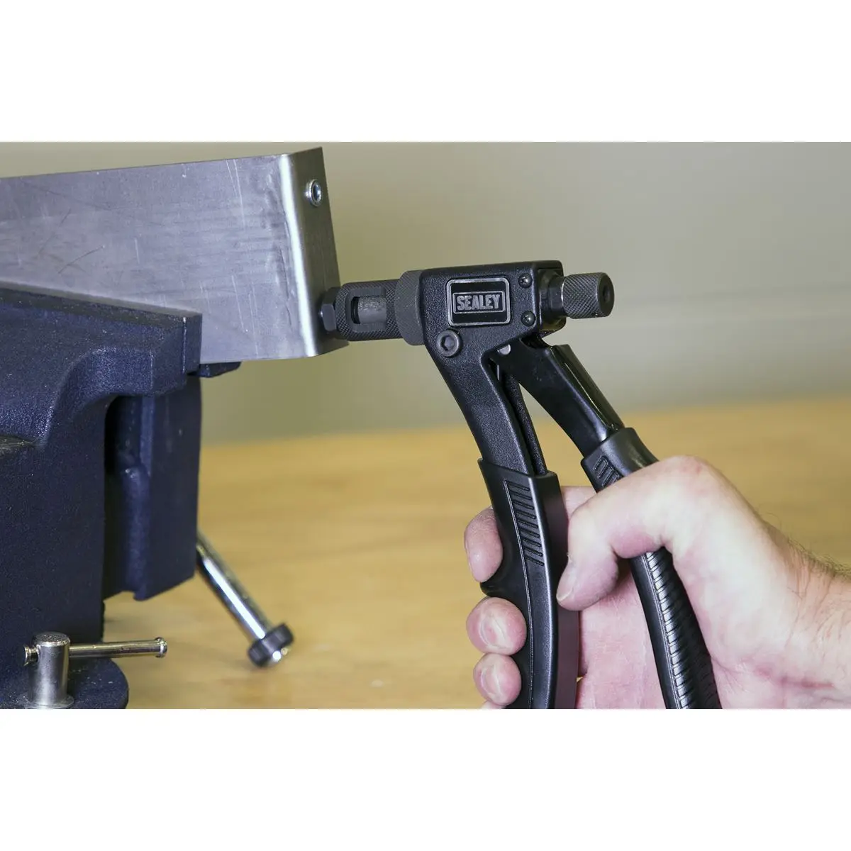 Sealey Threaded Nut Riveter - Image 6