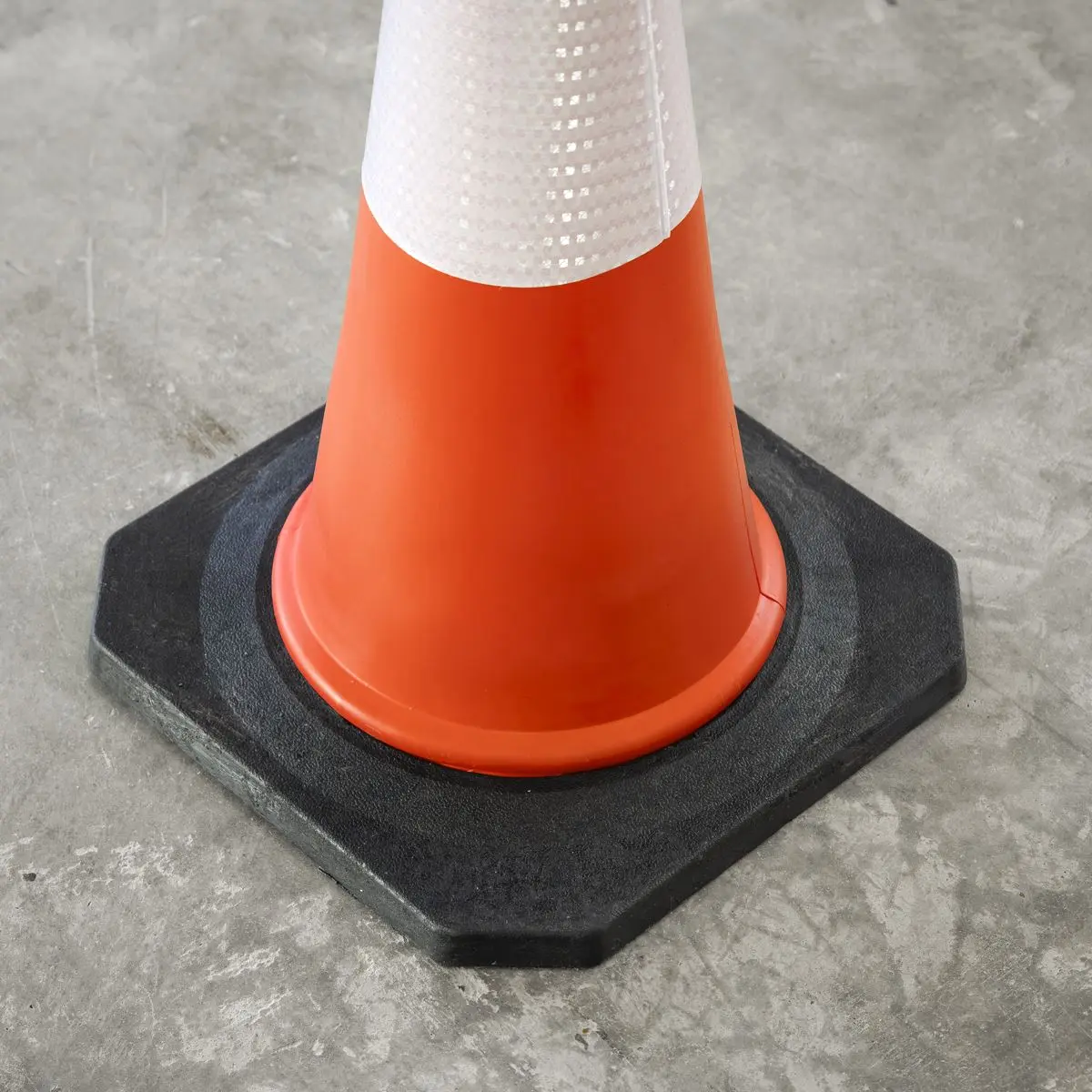 Sealey Traffic Cone 75cm - Pack of 5 - Image 5