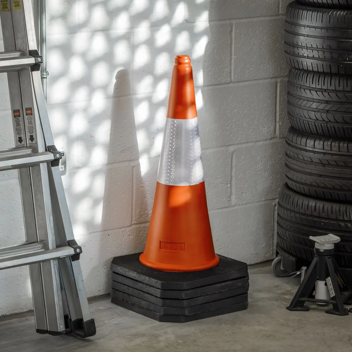 Sealey Traffic Cone 75cm - Pack of 5 - Image 8