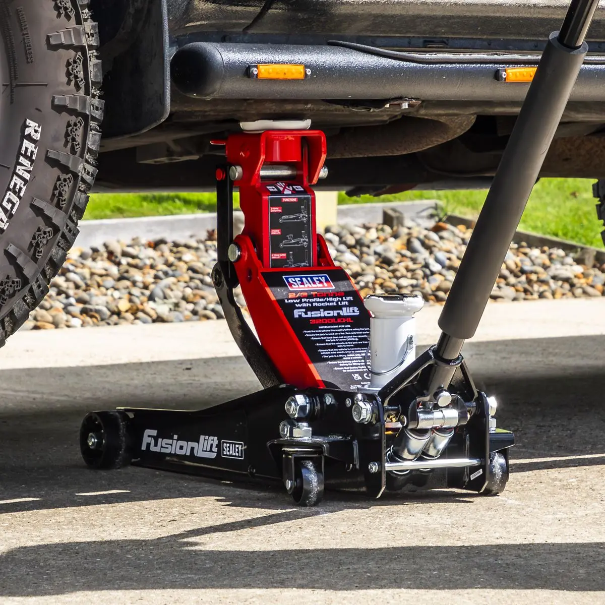 Sealey Low Profile High Lift Trolley Jack with Rocket Lift 2/3 Tonne - Image 21