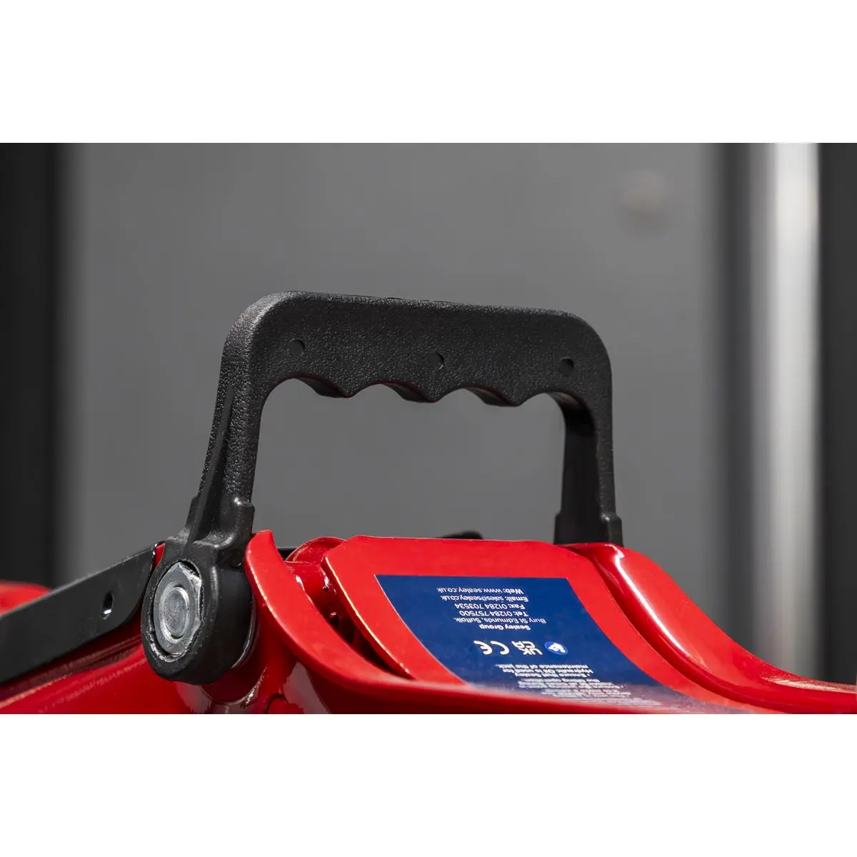 Sealey Low Profile Short Chassis Trolley Jack 2 Tonne - Image 6