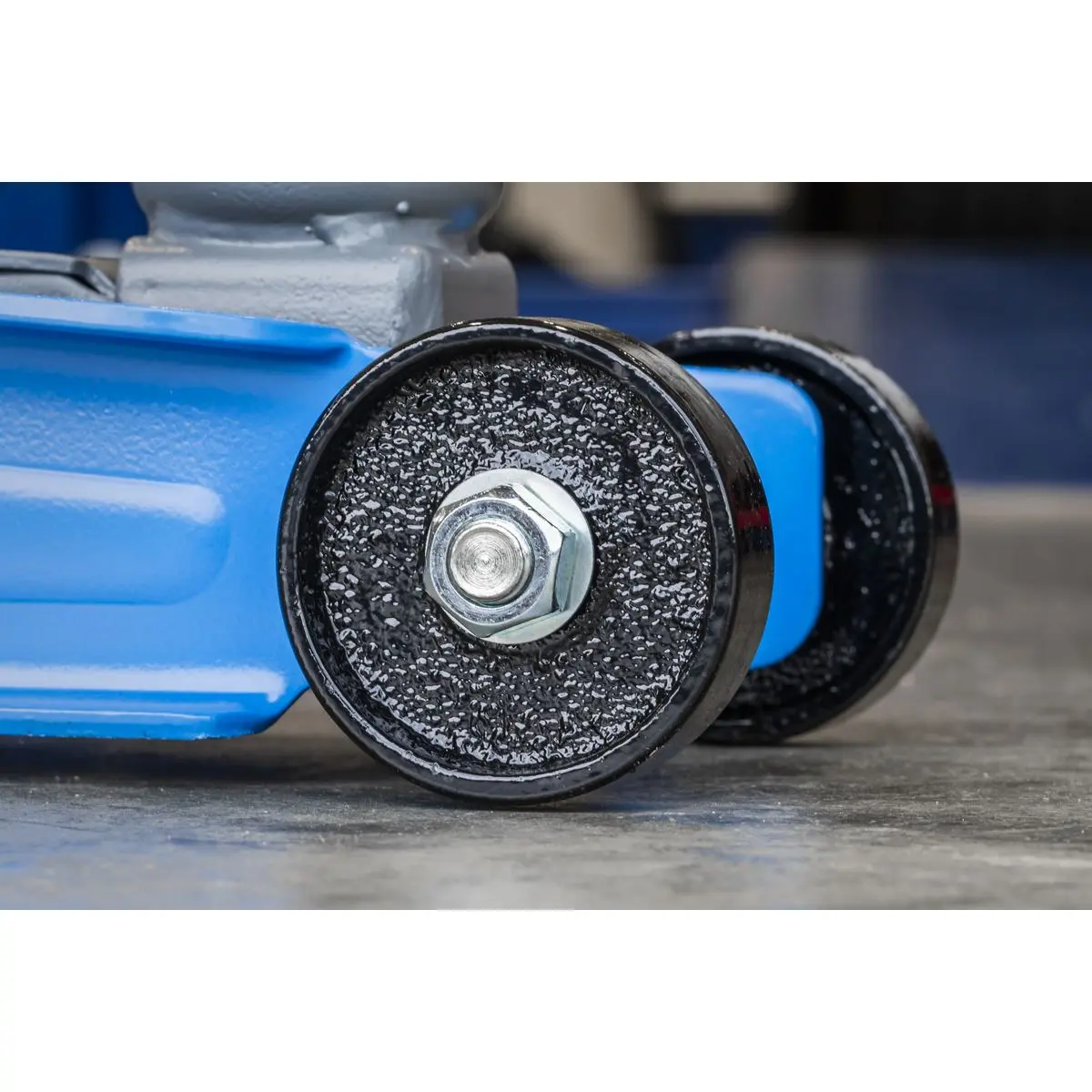 Sealey Low Profile Short Chassis Trolley Jack 2 Tonne - Blue - Image 12