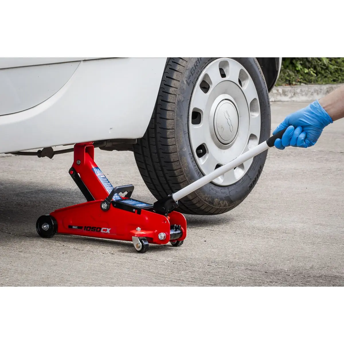 Sealey Short Chassis Trolley Jack 2 Tonne - Image 4