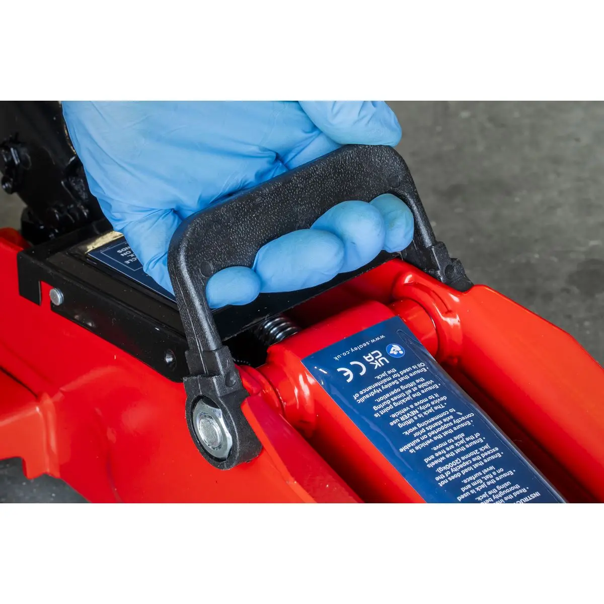 Sealey Short Chassis Trolley Jack with Storage Case 2 Tonne - Image 4