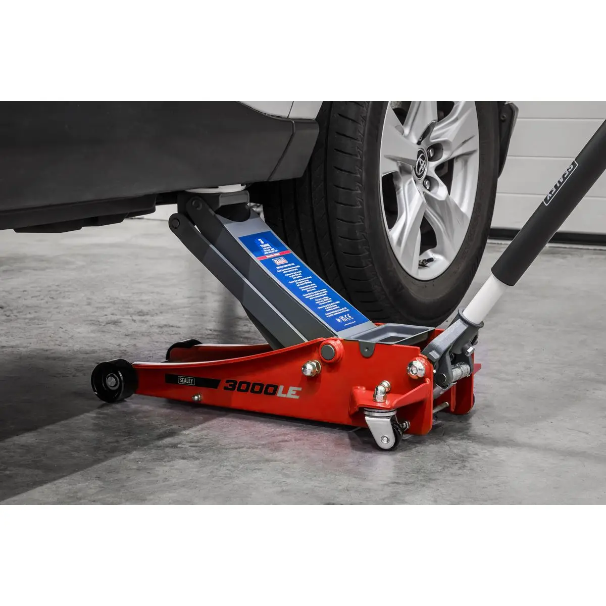 Sealey Low Profile Trolley Jack with Rocket Lift 3 Tonne - Red - Image 10