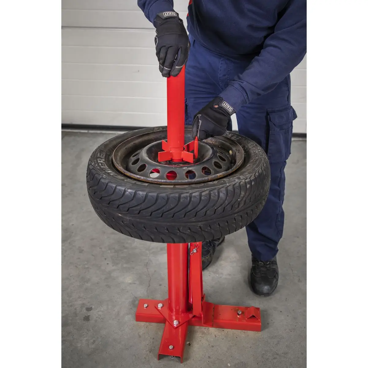 Sealey Tyre Changer Manual Operation - Image 5