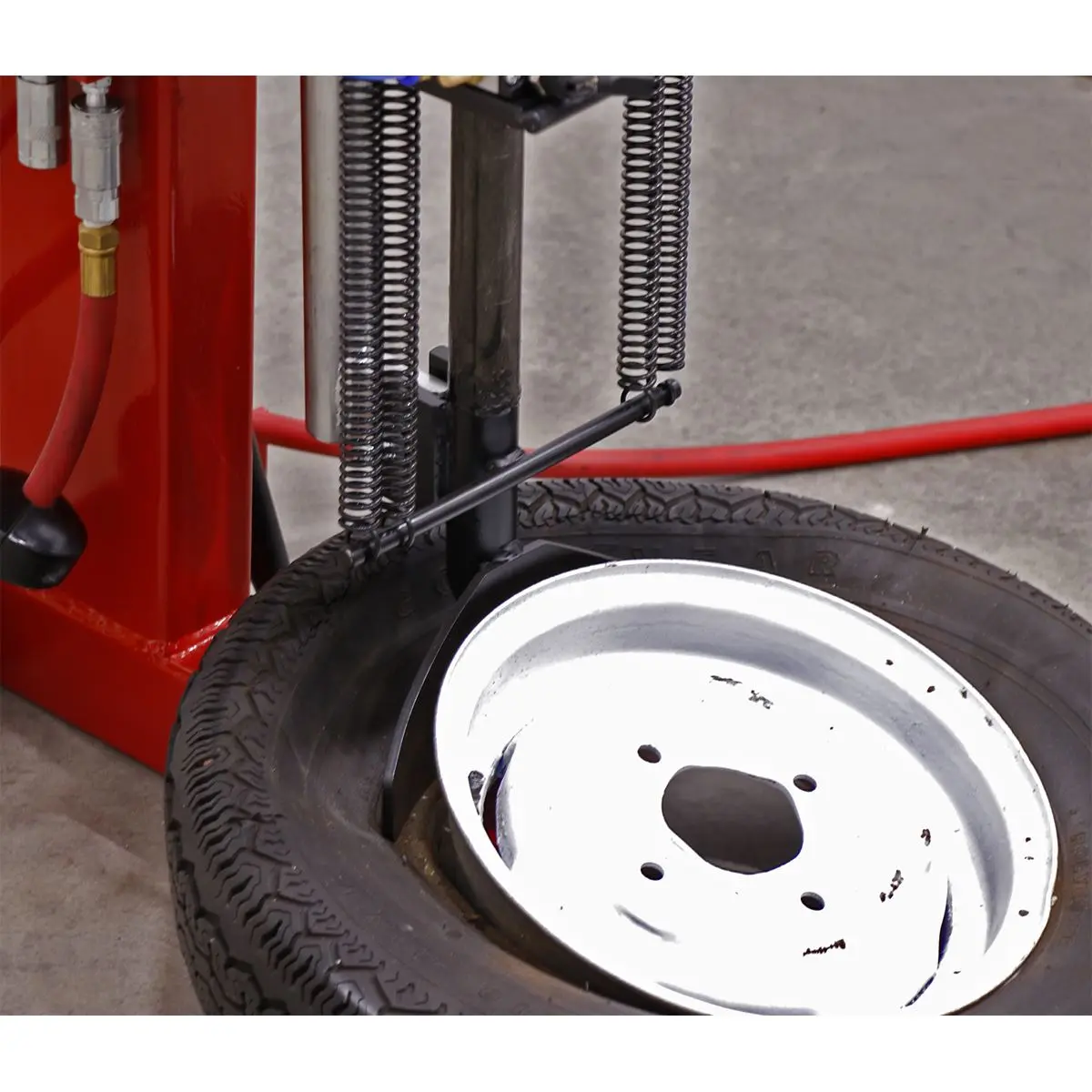 Sealey Tyre Changer Pneumatic/Manual Operation - Image 4