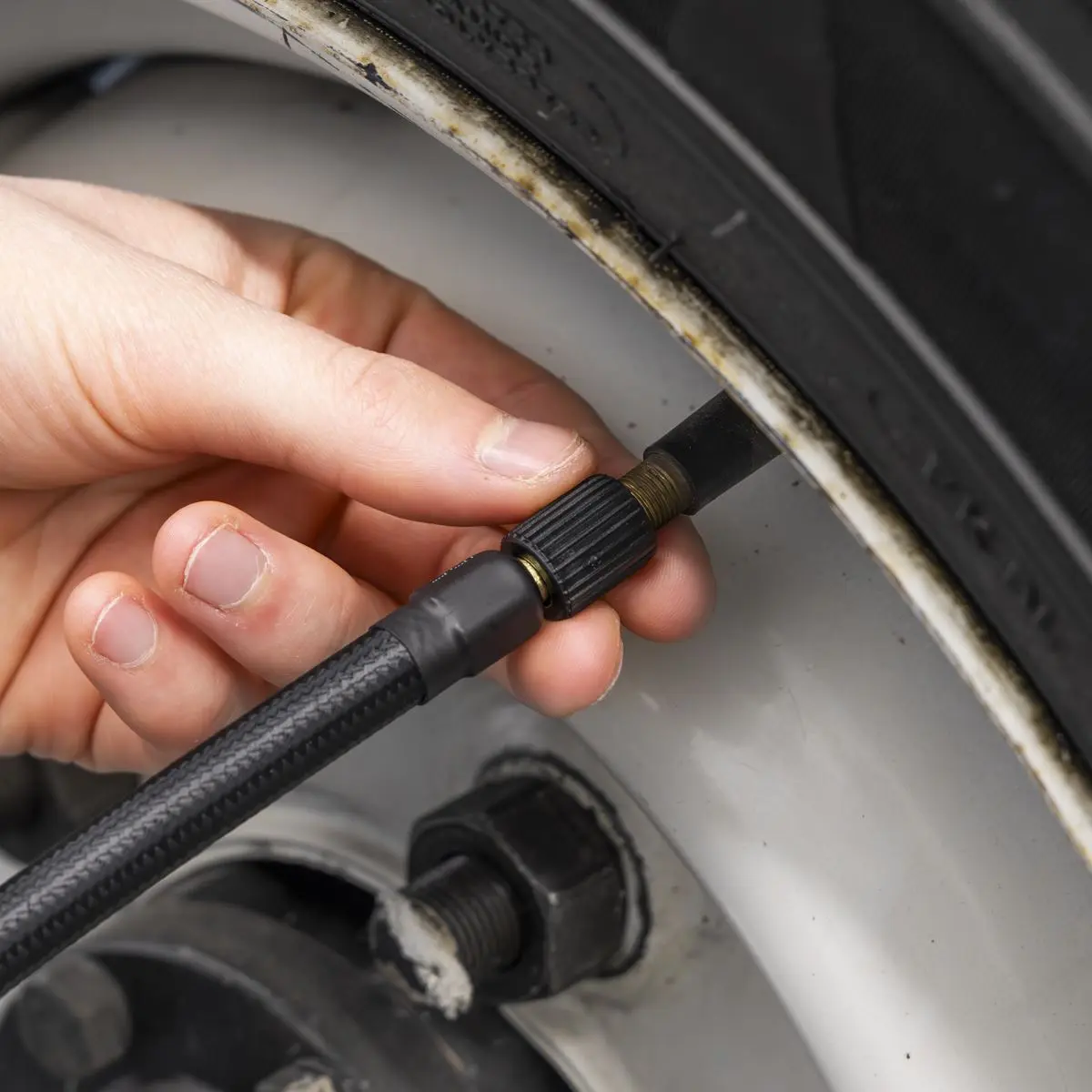 Sealey Tyre Inflator & Power Bank with Worklight Rechargeable - Image 4