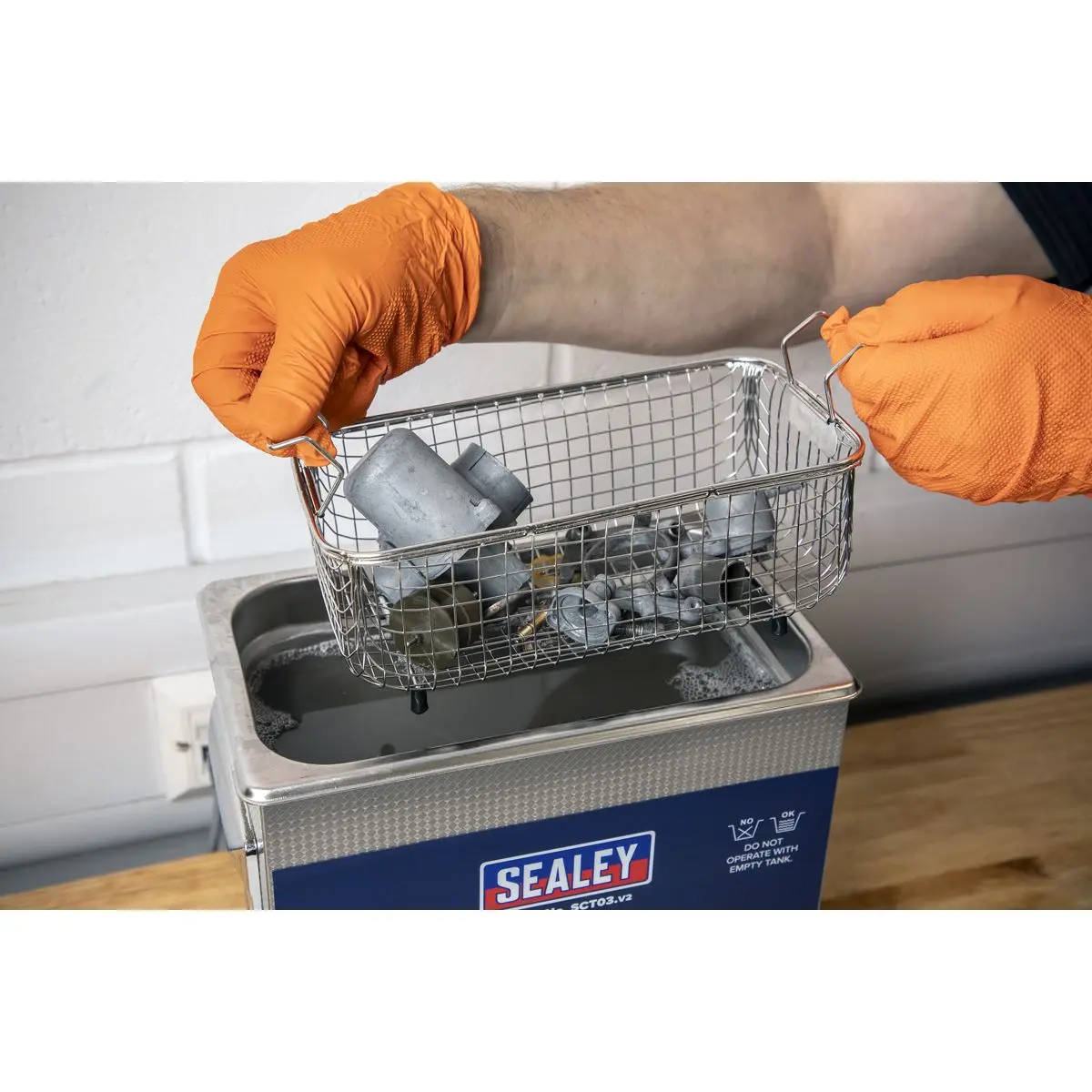 Sealey Ultrasonic Cleaning Fluid 25L - Image 5