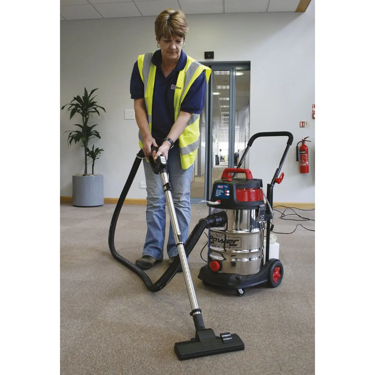 Sealey Valet Machine Wet & Dry 30L Stainless Drum - Image 6