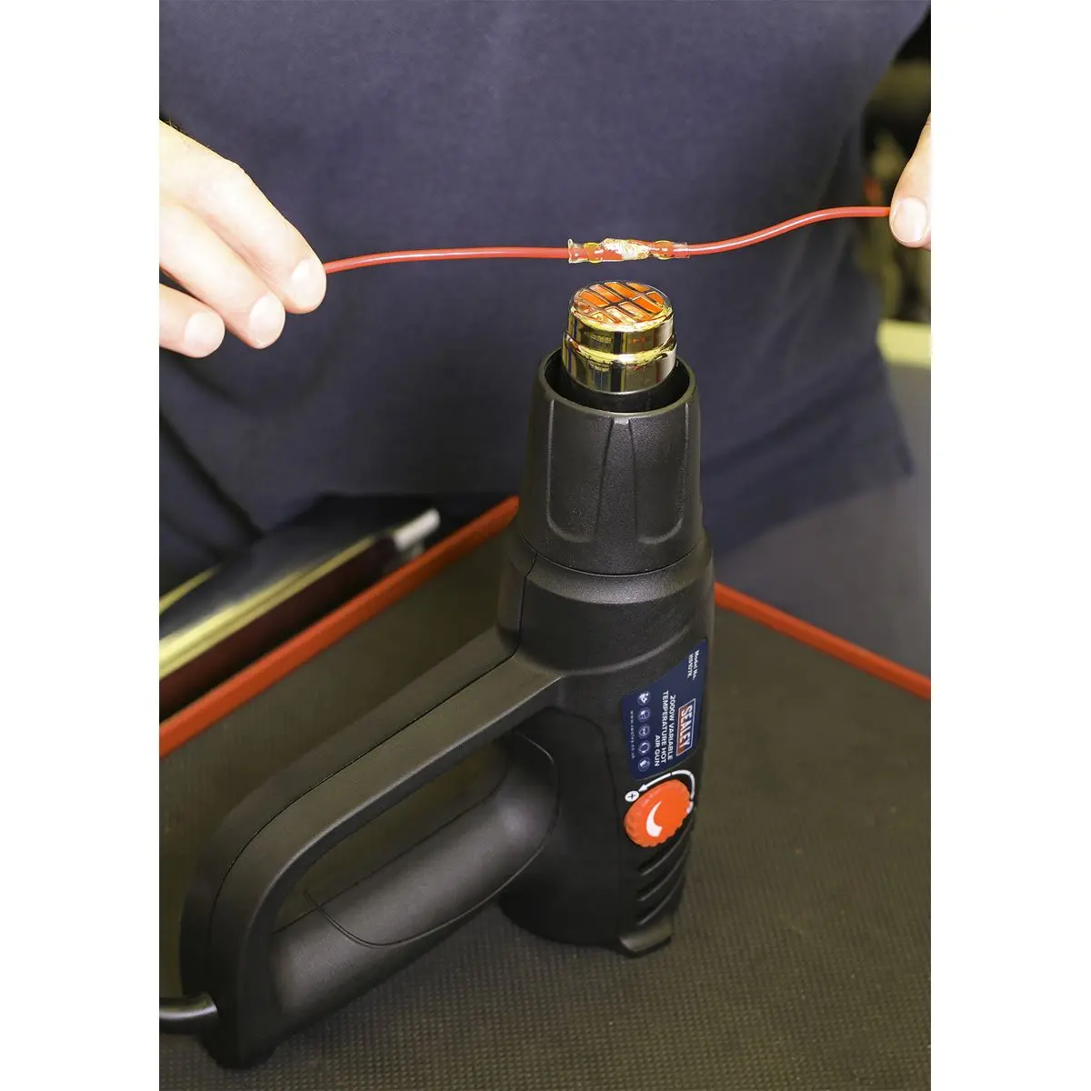 Sealey Variable Temperature Hot Air Gun Kit 2000W 50-450°C/90-600°C - Image 4