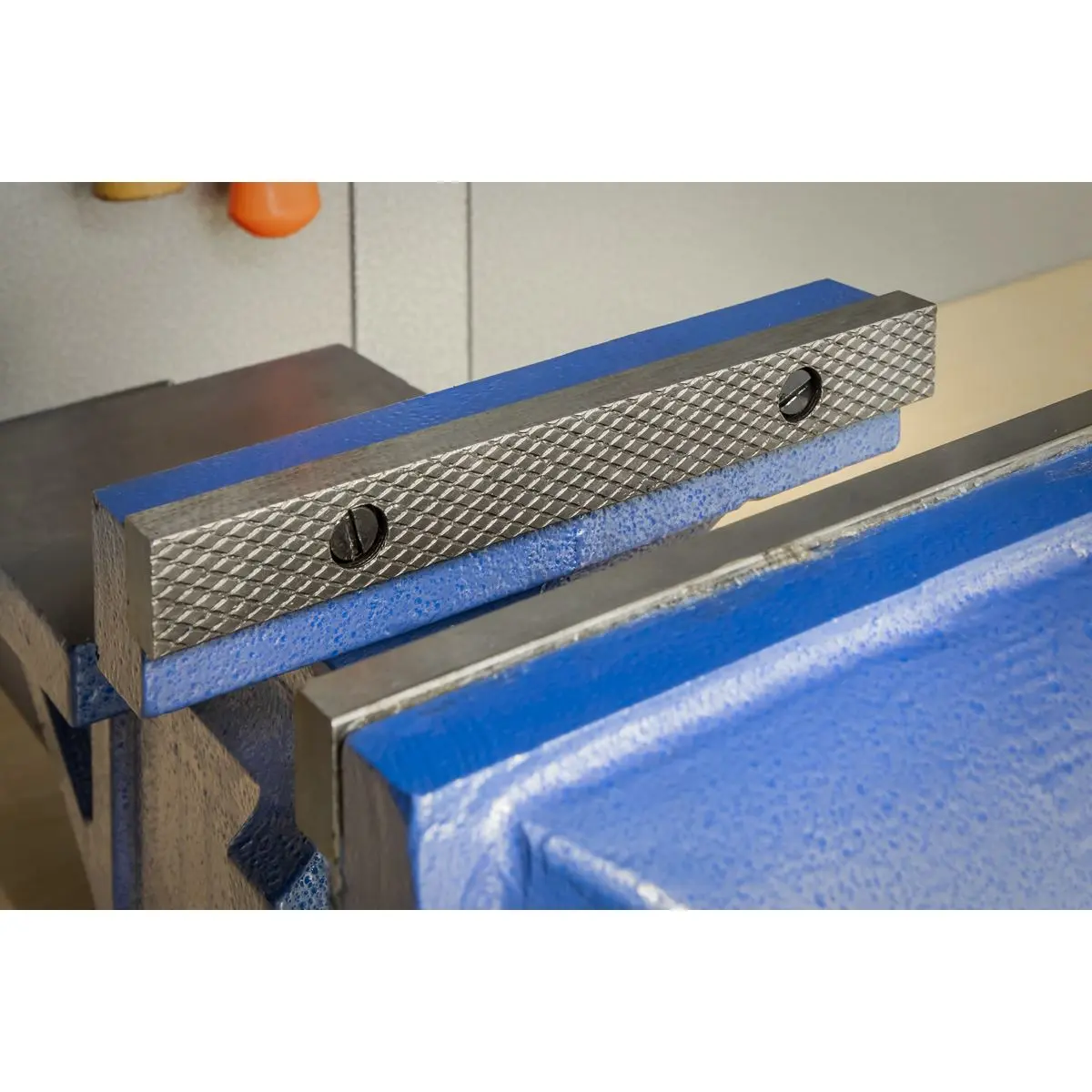 Sealey Vice 200mm Fixed Base Professional Heavy-Duty - Image 4