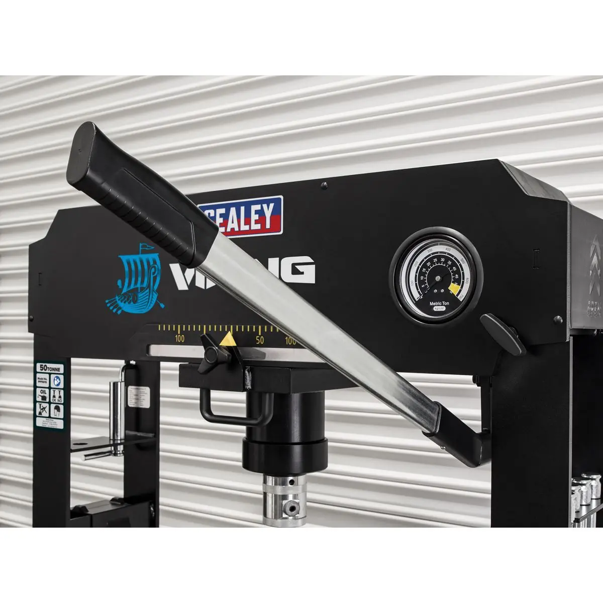 Sealey Viking Floor Type Air/Hydraulic Press with Sliding Ram & Foot Pedal 50 Tonne - Image 4