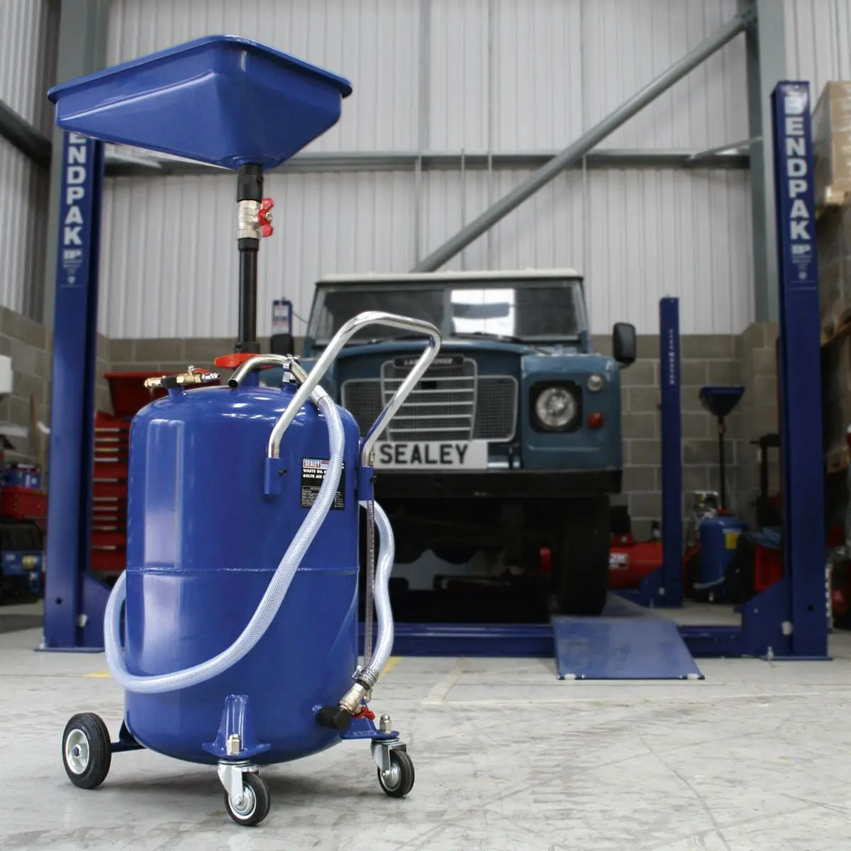 Sealey Waste Oil Drainer 65L Air Discharge - Image 8