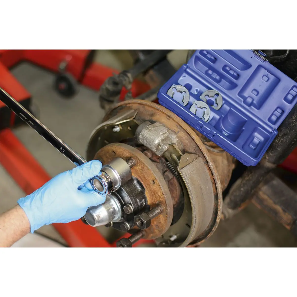 Sealey Wheel Bolt Thread Restorer Kit Damaged Commercial Reverse Action - Image 4