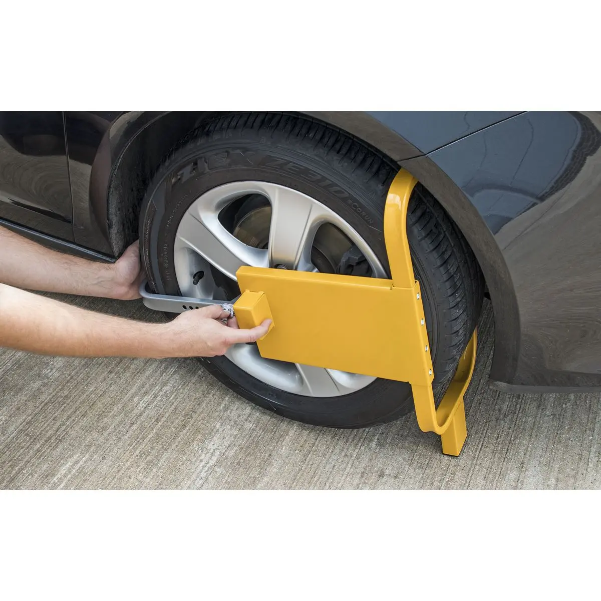 Sealey Wheel Clamp with Lock & Key - Image 2