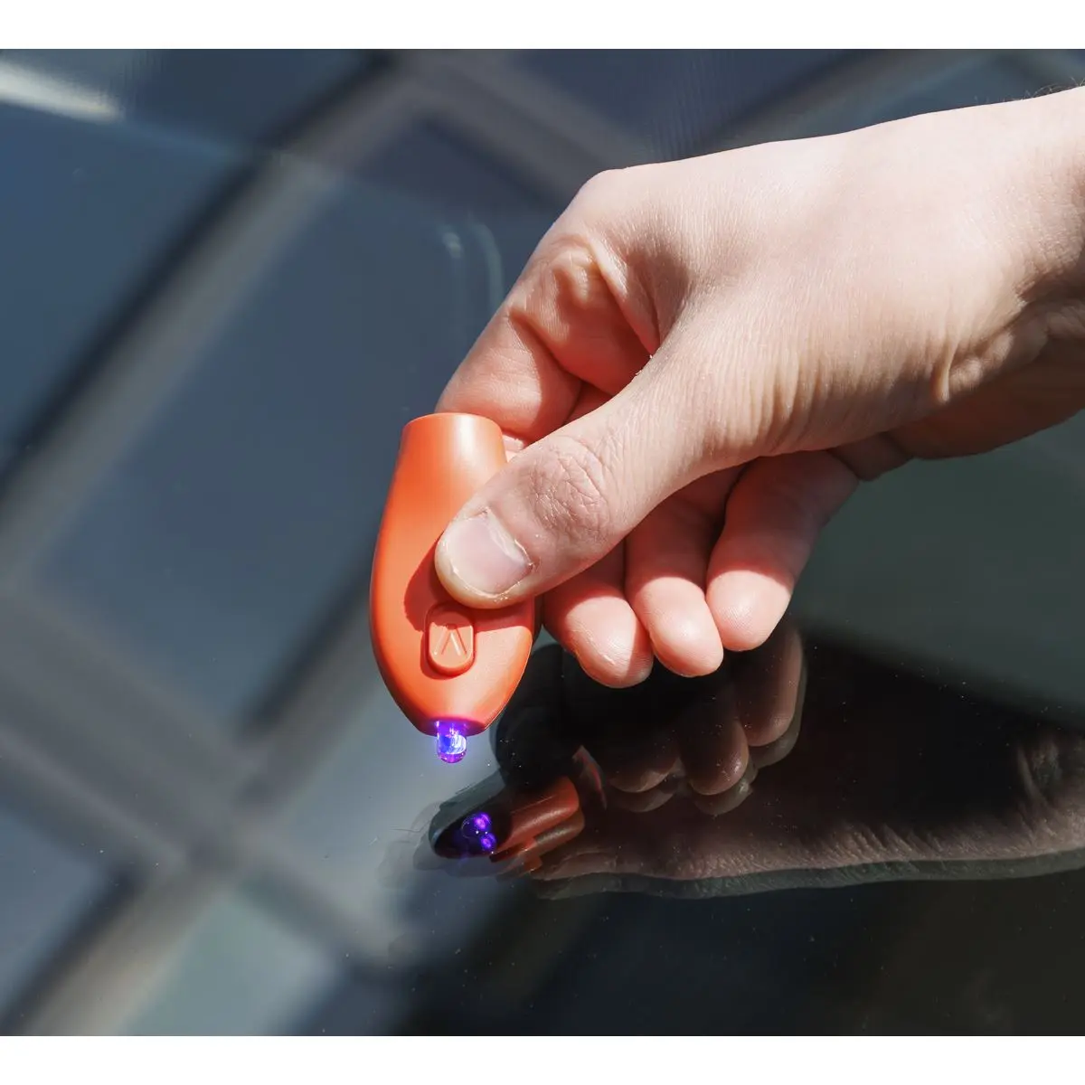Sealey Windscreen Repair Kit with UV Light - Image 3