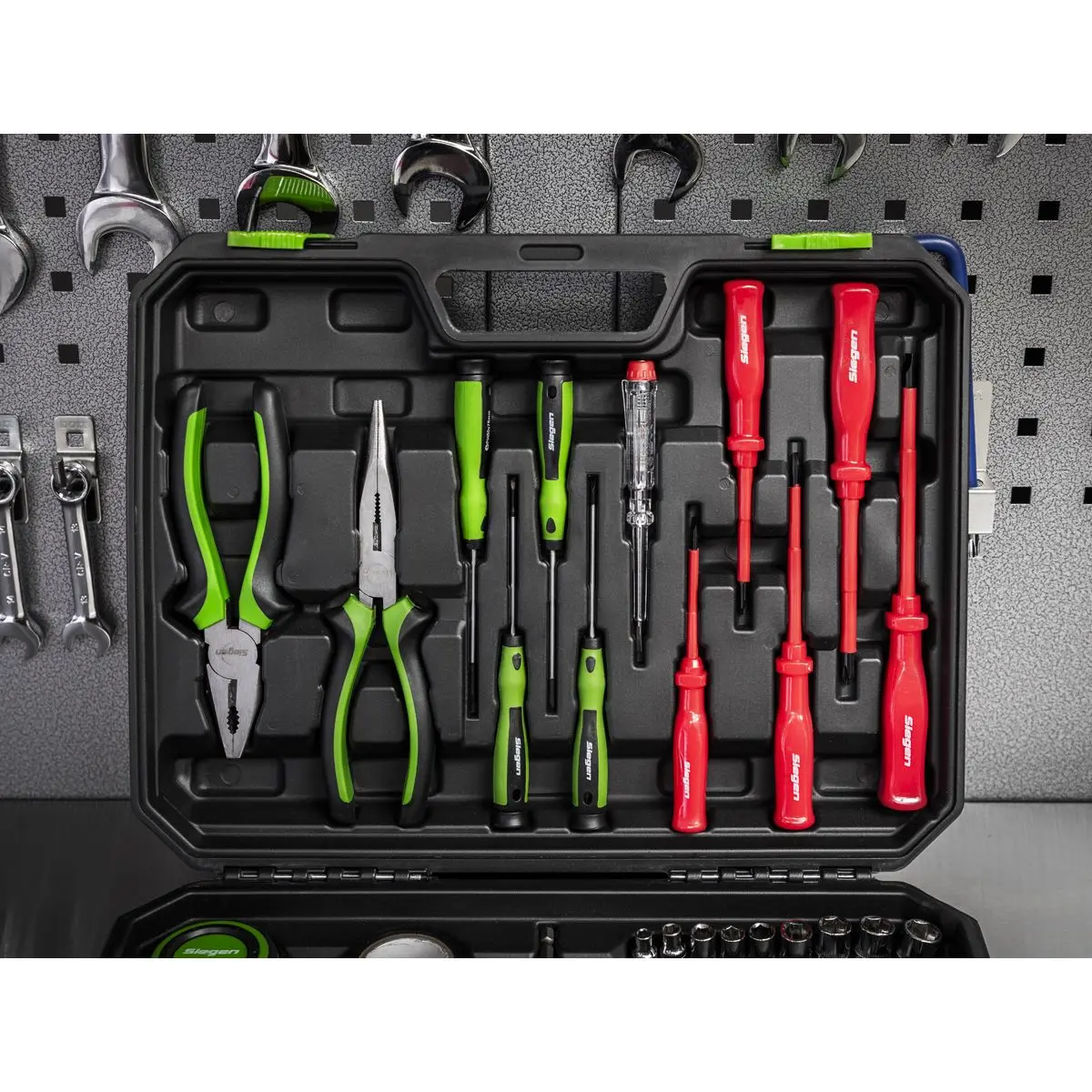 Siegen by Sealey Tool Kit 73 Piece Insulated Screwdrivers Sockets Tape Ratchet Driver - Image 10
