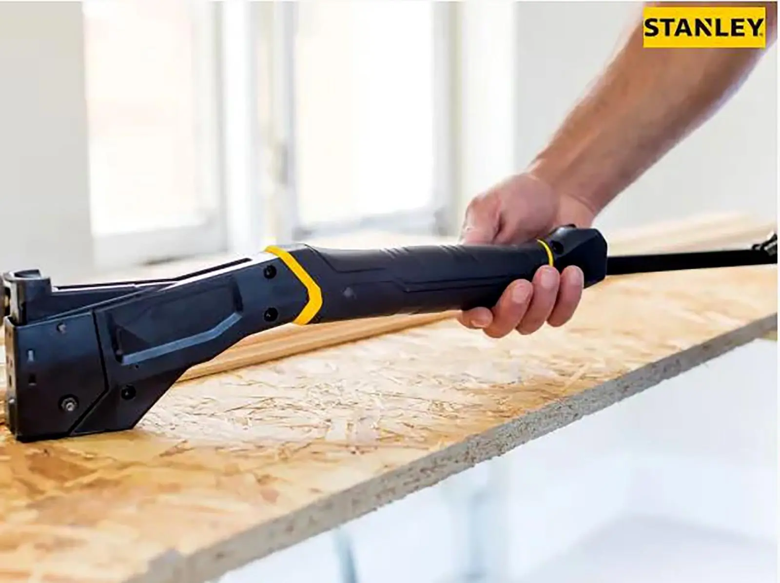 Stanley FatMax Hammer Tacker Composite Lightweight with 1000 10mm Staples - Image 3