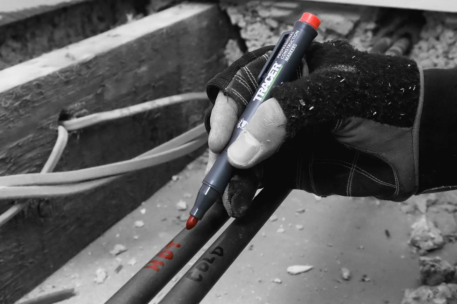 TRACER Clog Free Permanent Marker Kit 3 Piece Pack (Black Blue Red) comes with Site Holsters - Image 2